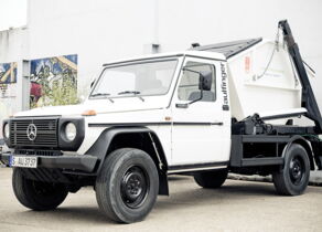 Mercedes G mit City-Absetzmulde